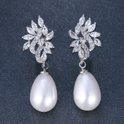 Elodie pearl drop earrings size guide showing approximate dimensions and weight