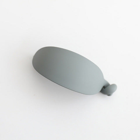 Rowan lightweight matte hair clip for bridal getting ready