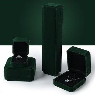 Emery rounded forest green velvet single wedding ring box